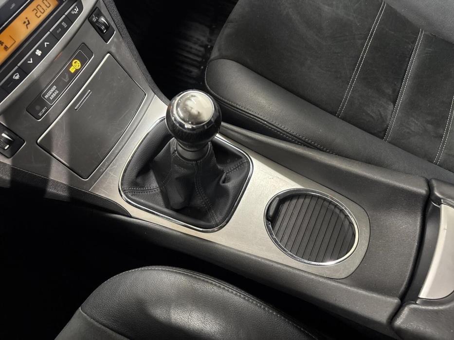 TOYOTA Avensis 2013