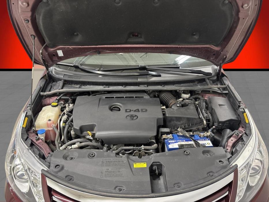 TOYOTA Avensis 2013