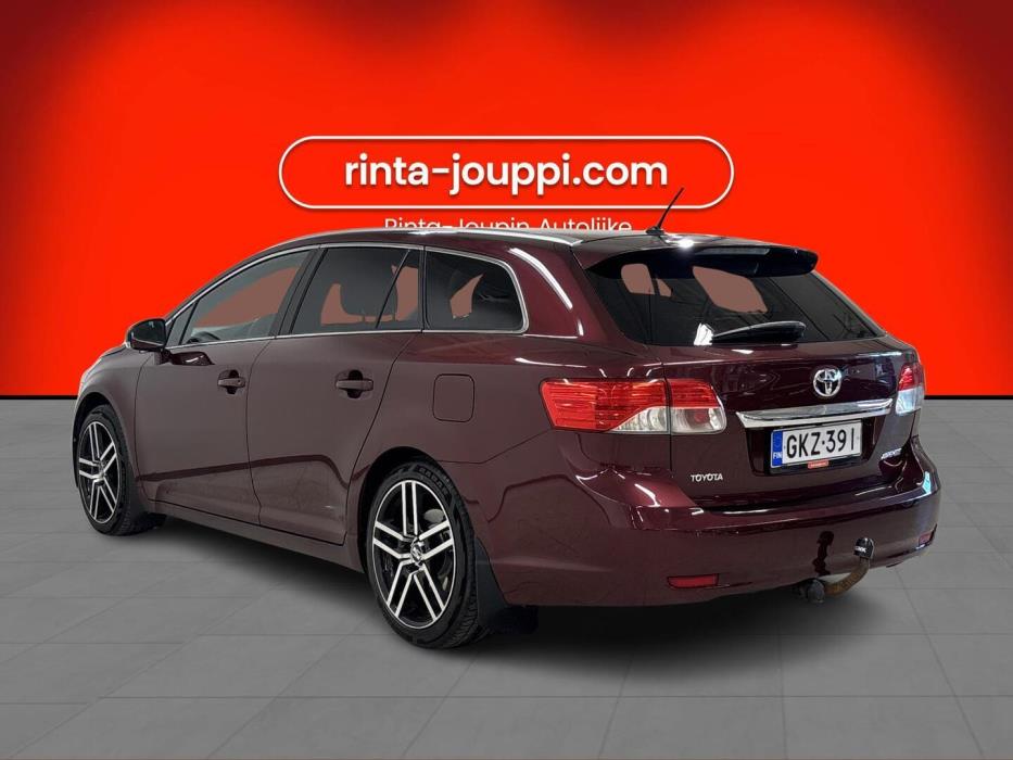 TOYOTA Avensis 2013