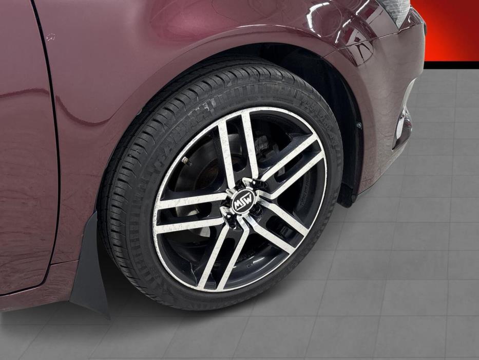 TOYOTA Avensis 2013