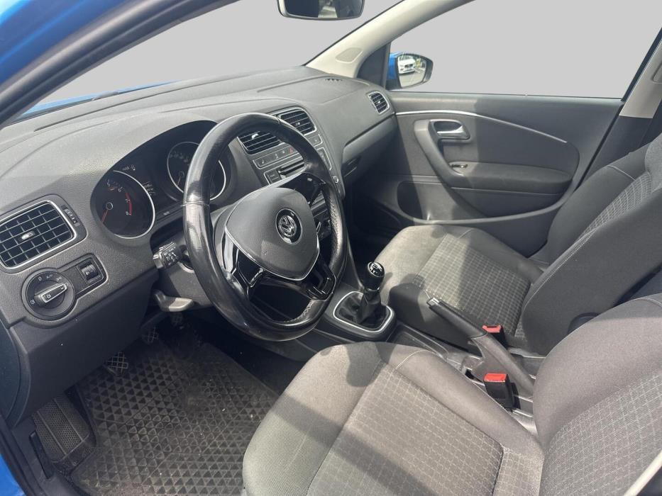 VOLKSWAGEN Polo 2014
