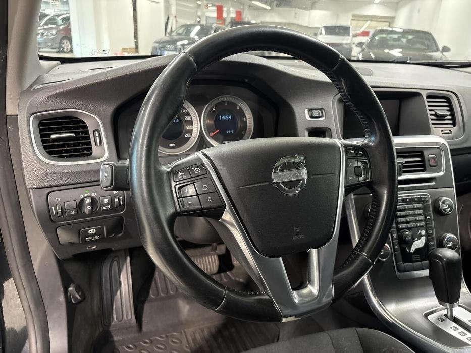 VOLVO V60 2012