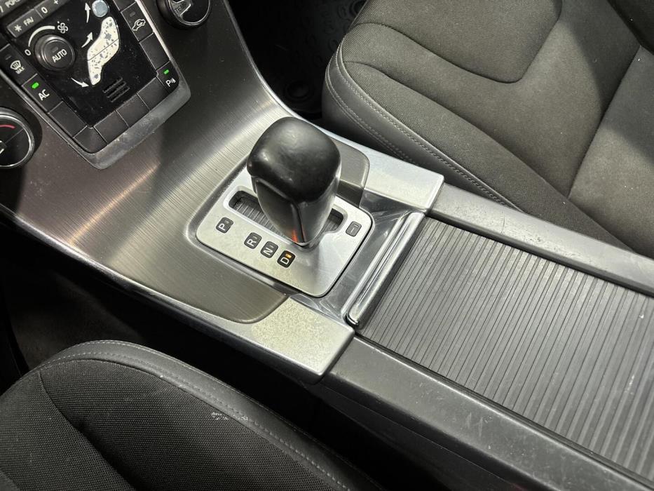VOLVO V60 2012