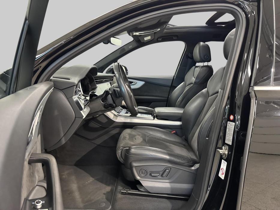 AUDI Q7 2020