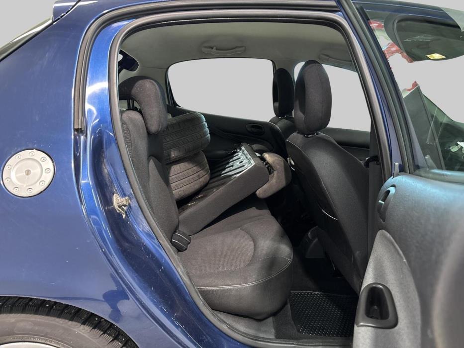 PEUGEOT 206 2005