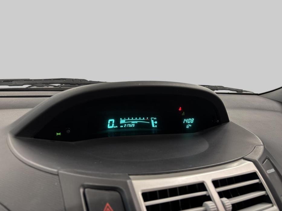 TOYOTA Yaris 2009