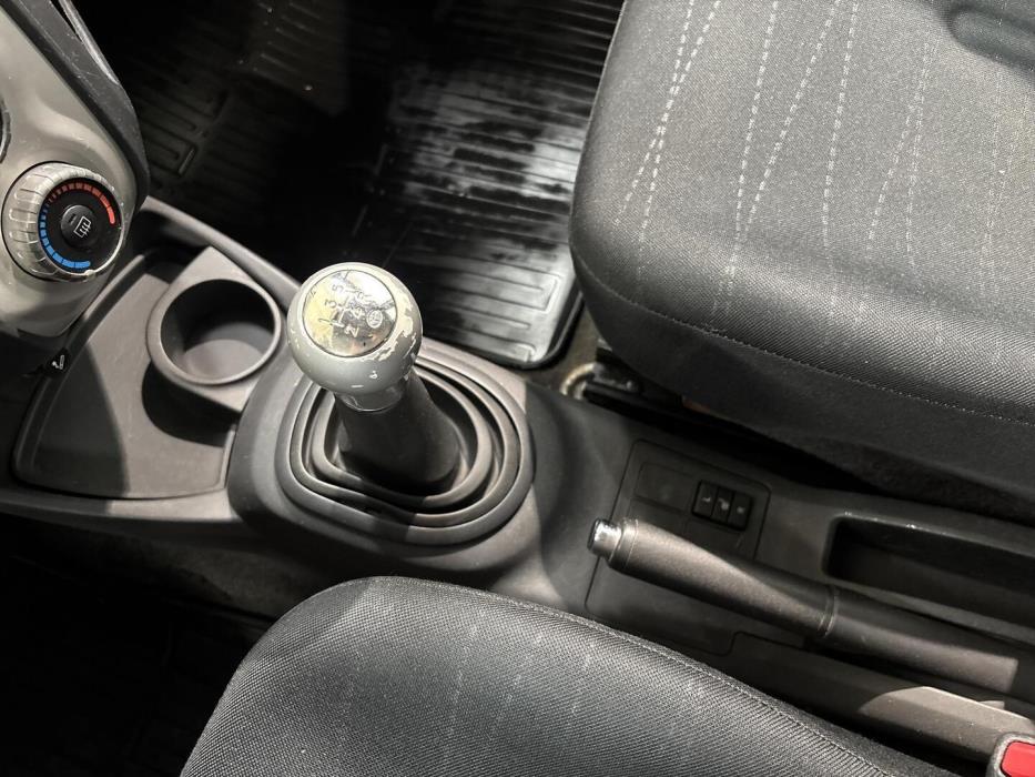 TOYOTA Yaris 2009