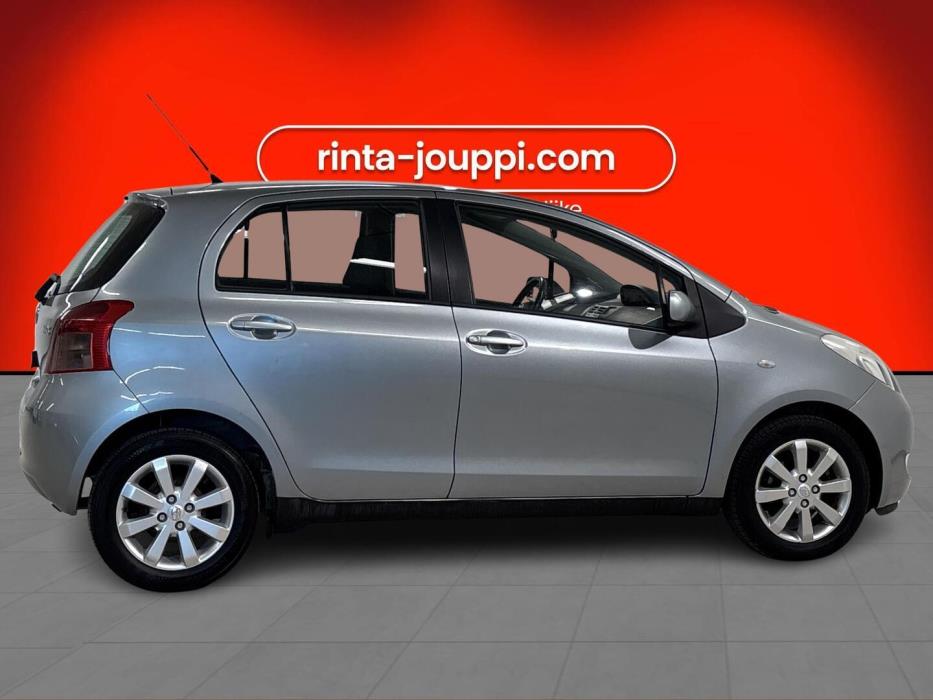TOYOTA Yaris 2009
