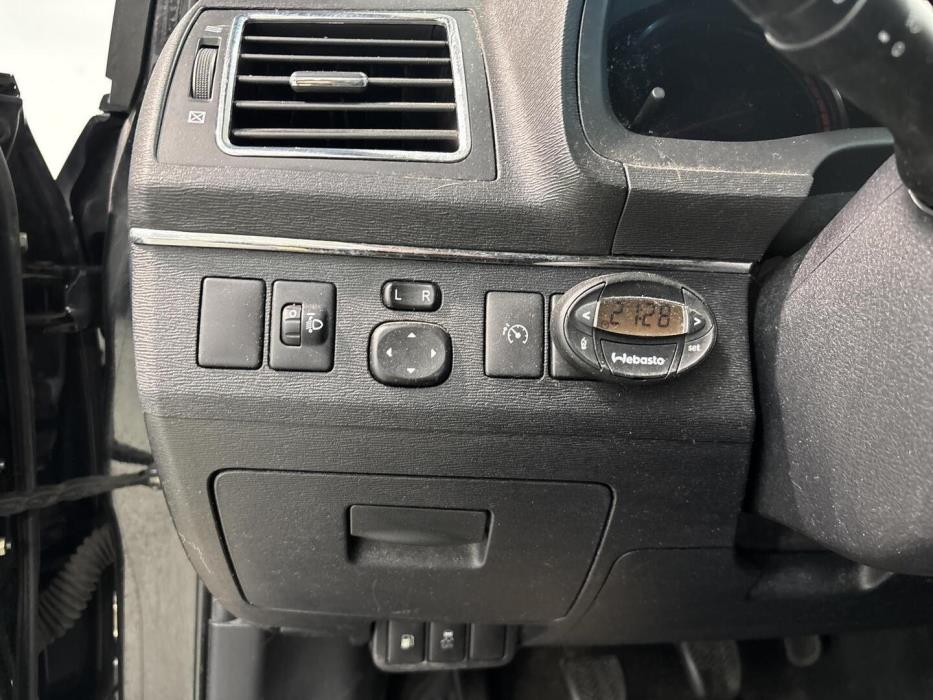 TOYOTA Avensis 2012