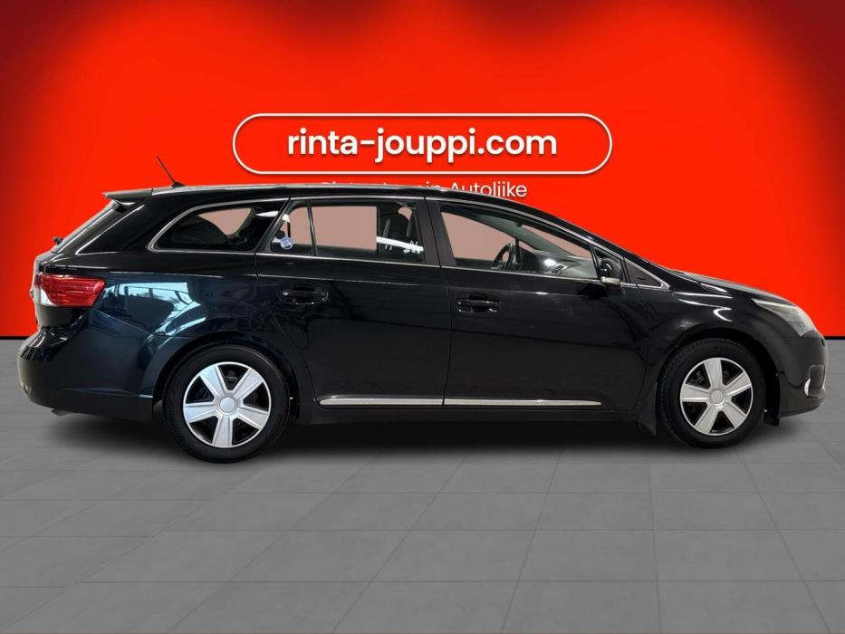 TOYOTA Avensis 2012