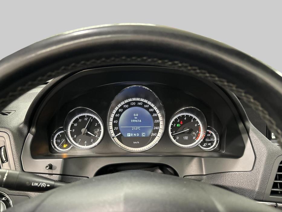 MERCEDES-BENZ E 2010