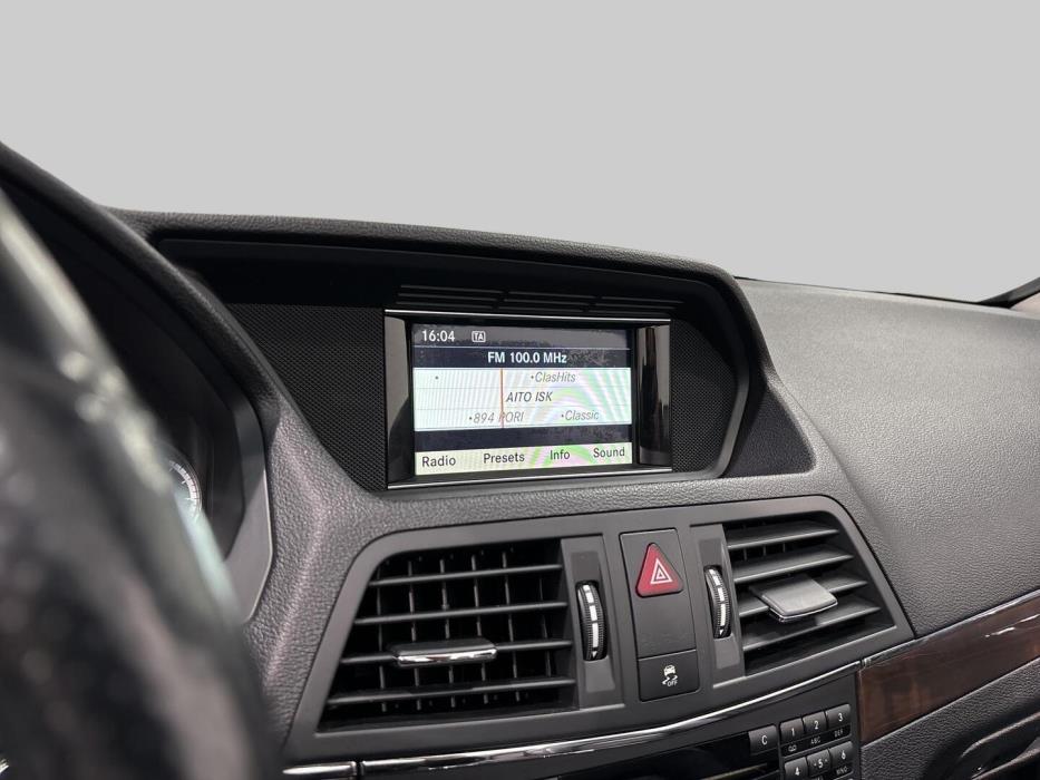 MERCEDES-BENZ E 2010