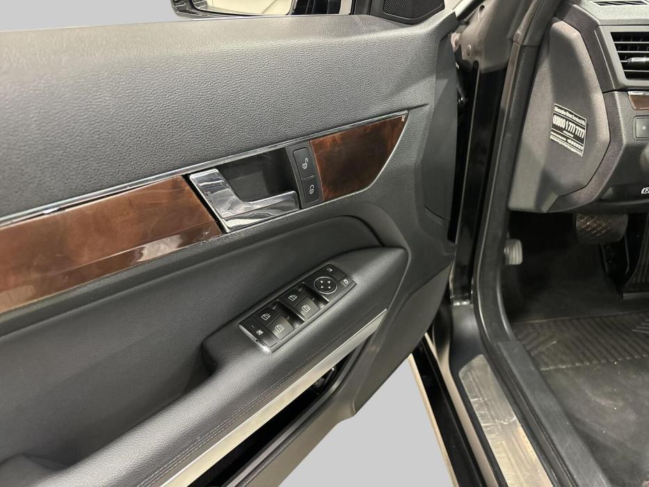 MERCEDES-BENZ E 2010