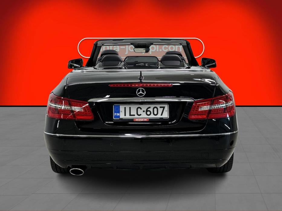 MERCEDES-BENZ E 2010