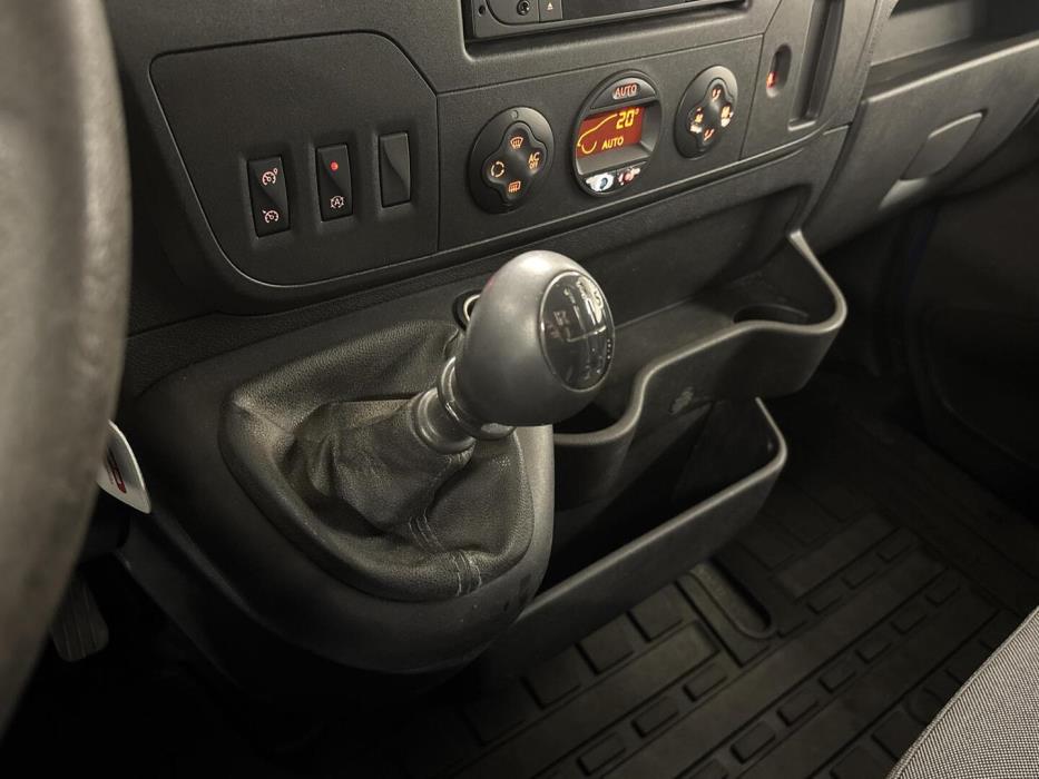 NISSAN NV400 2016