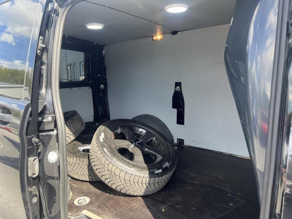 MERCEDES-BENZ VITO 2022
