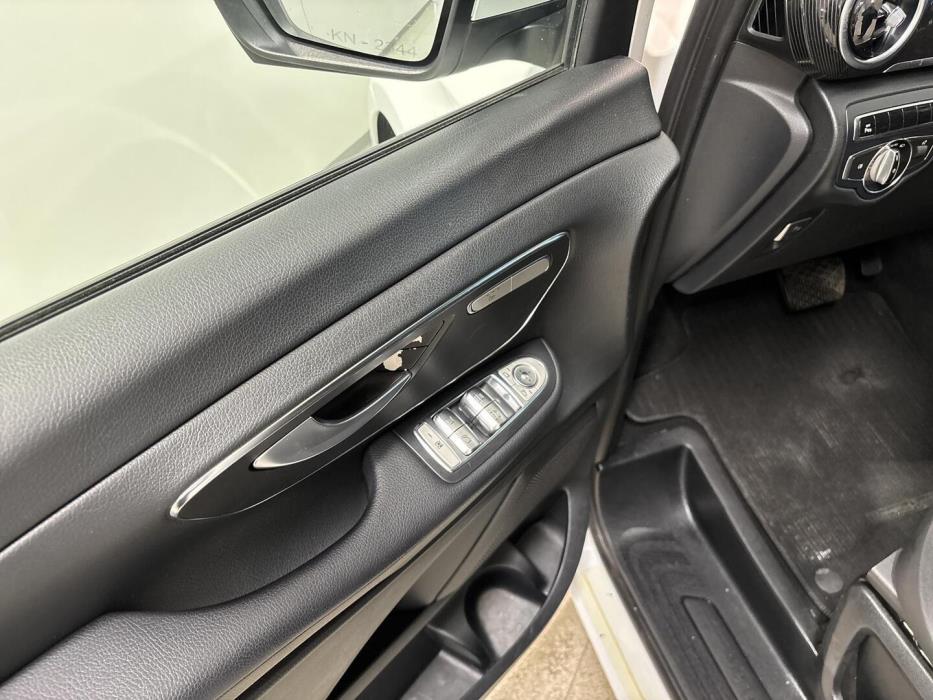 MERCEDES-BENZ V 2015