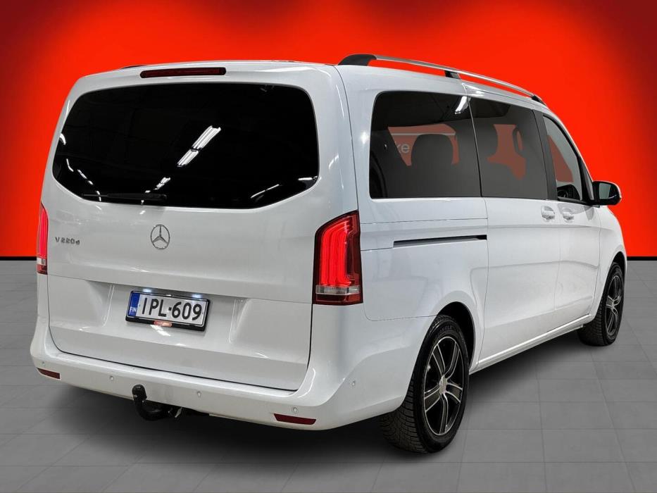 MERCEDES-BENZ V 2015