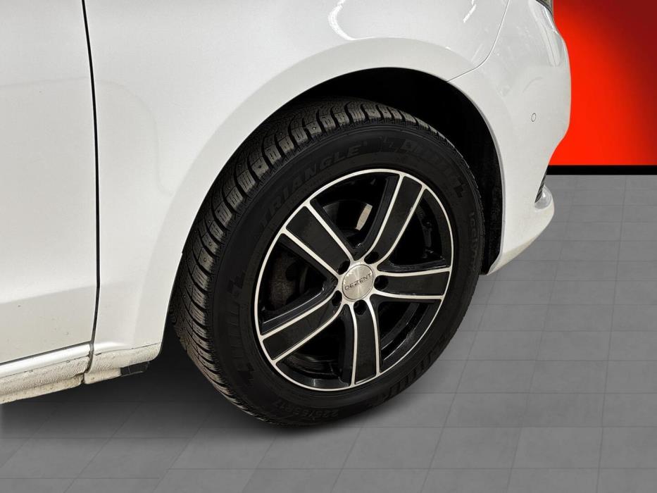 MERCEDES-BENZ V 2015