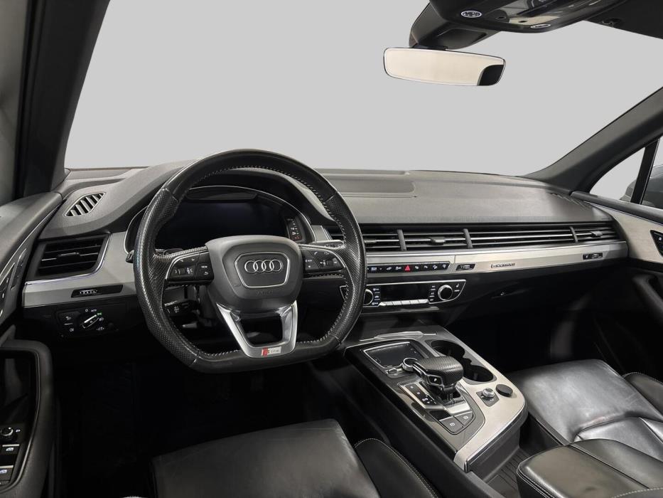 AUDI Q7 2017