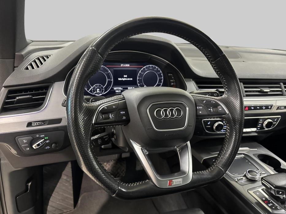 AUDI Q7 2017