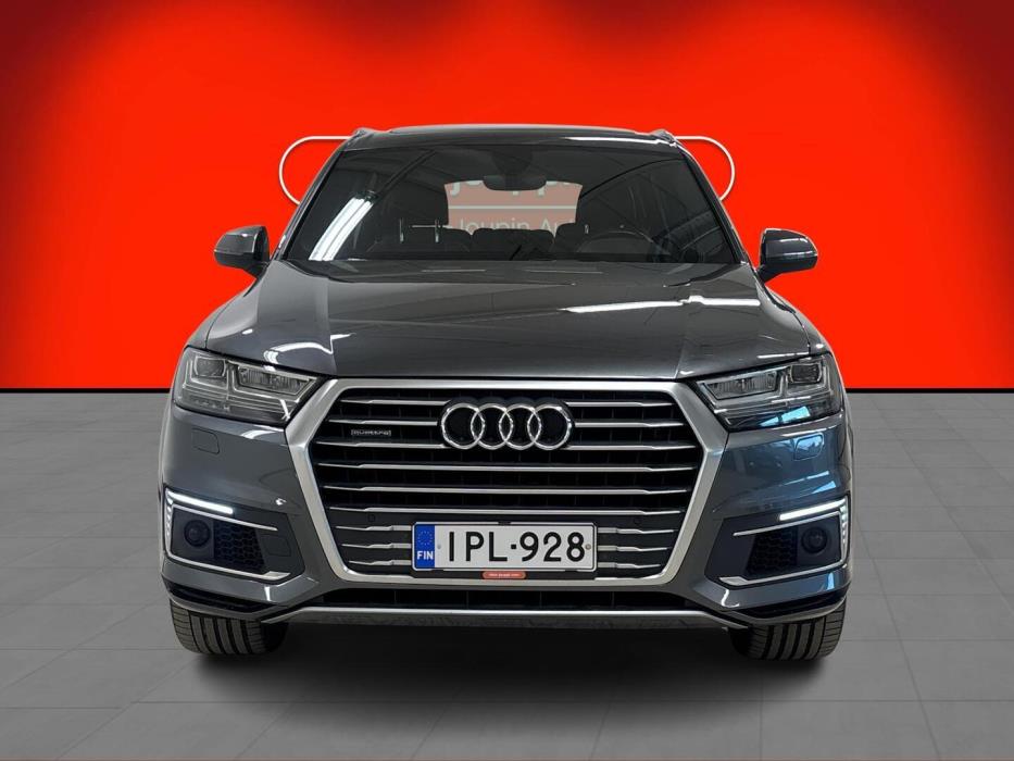AUDI Q7 2017