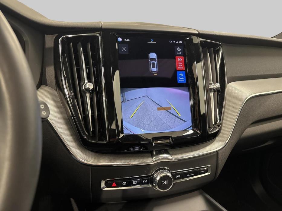 VOLVO XC60 2023