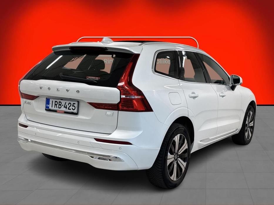 VOLVO XC60 2023