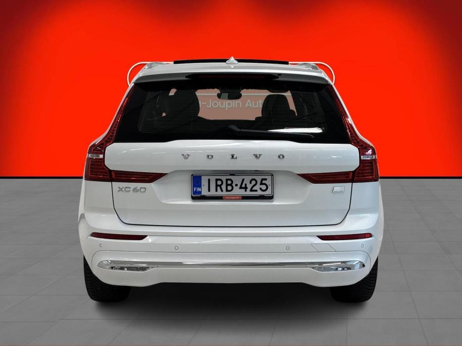 VOLVO XC60 2023