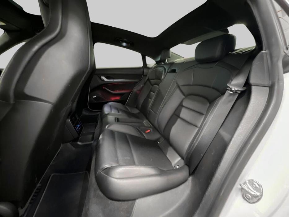 PORSCHE Taycan 2020