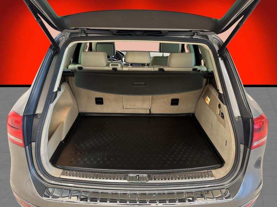 VOLKSWAGEN Touareg 2011