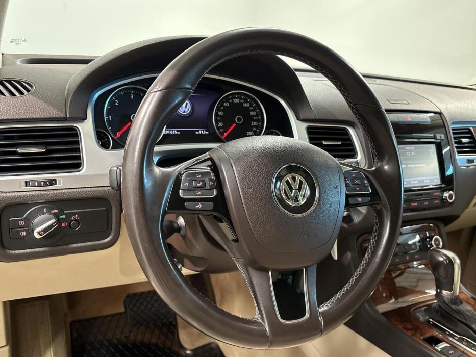 VOLKSWAGEN Touareg 2011