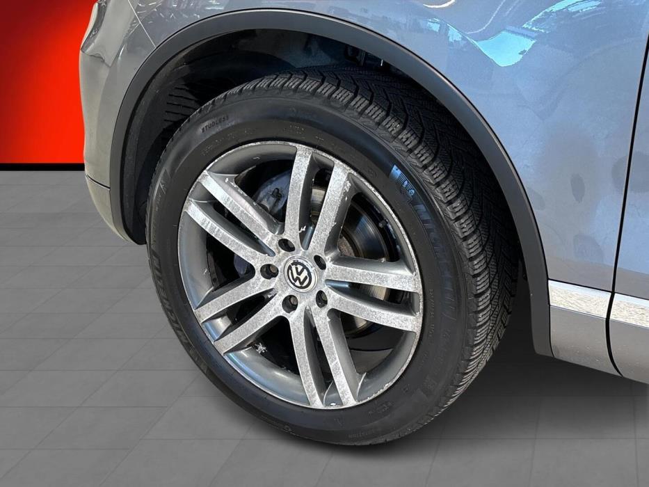 VOLKSWAGEN Touareg 2011