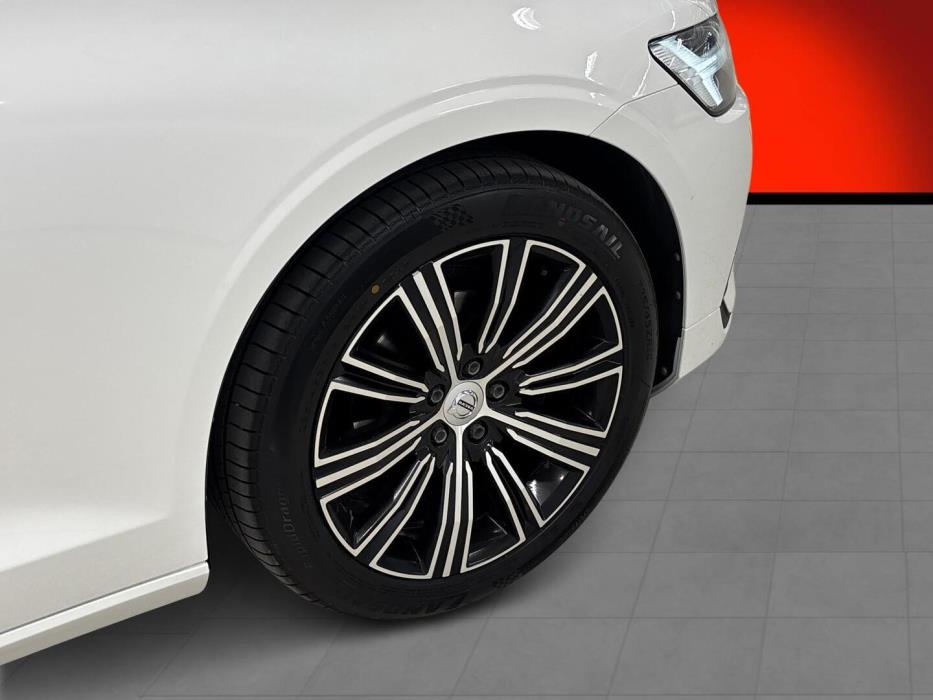 VOLVO V60 2019
