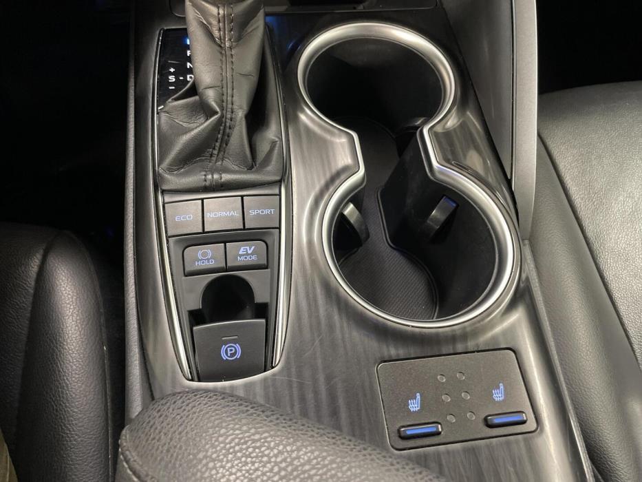 TOYOTA CAMRY 2023