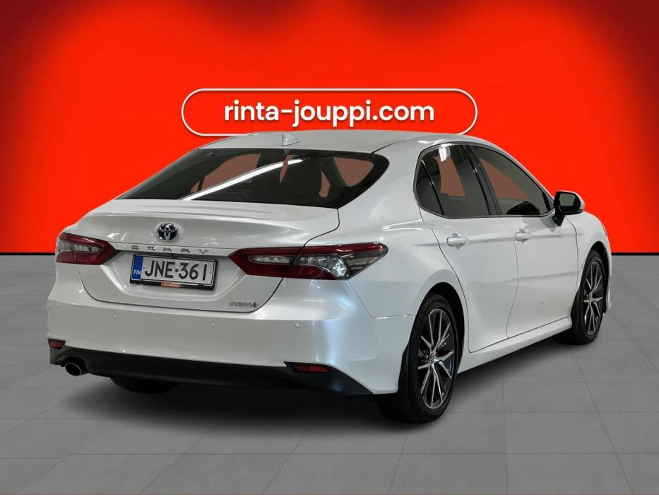 TOYOTA CAMRY 2023