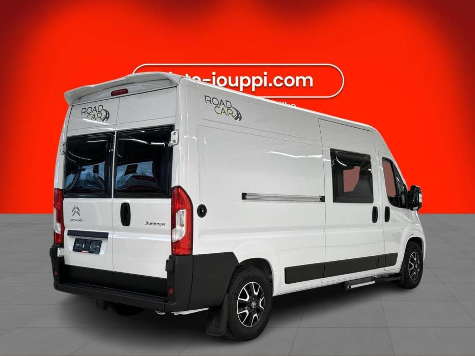 ROADCAR VAN R 600 2024