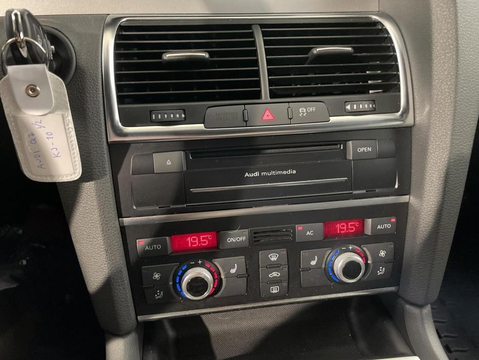 AUDI Q7 2012
