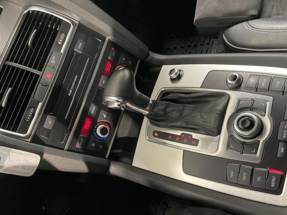 AUDI Q7 2012