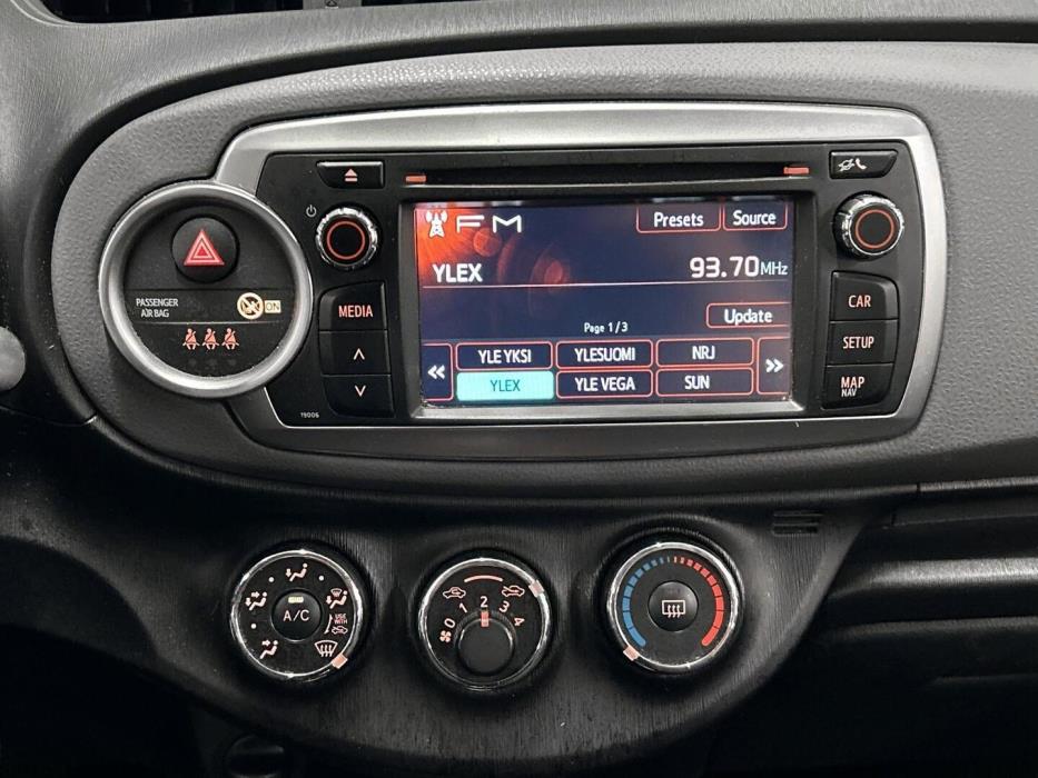 TOYOTA Yaris 2013