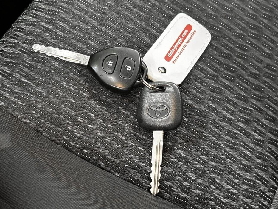 TOYOTA Yaris 2013