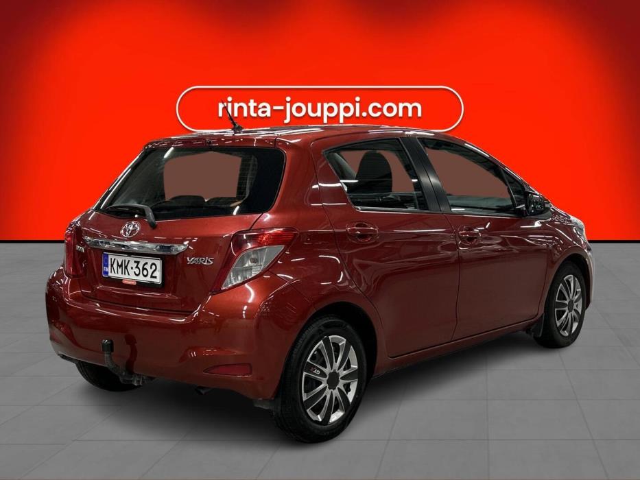 TOYOTA Yaris 2013