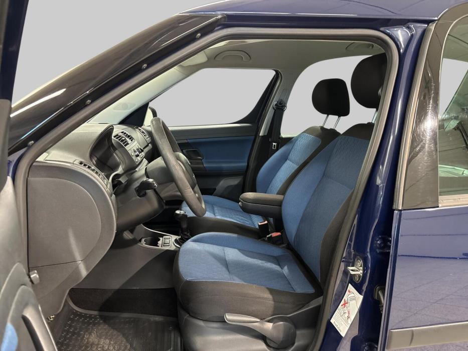 SKODA Roomster 2011
