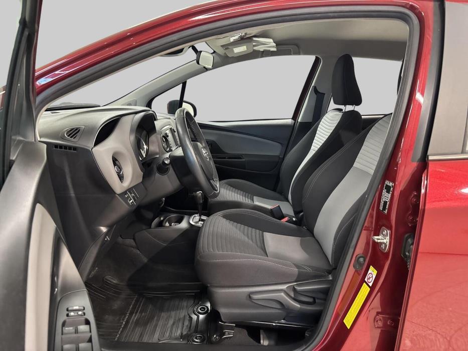 TOYOTA Yaris 2018
