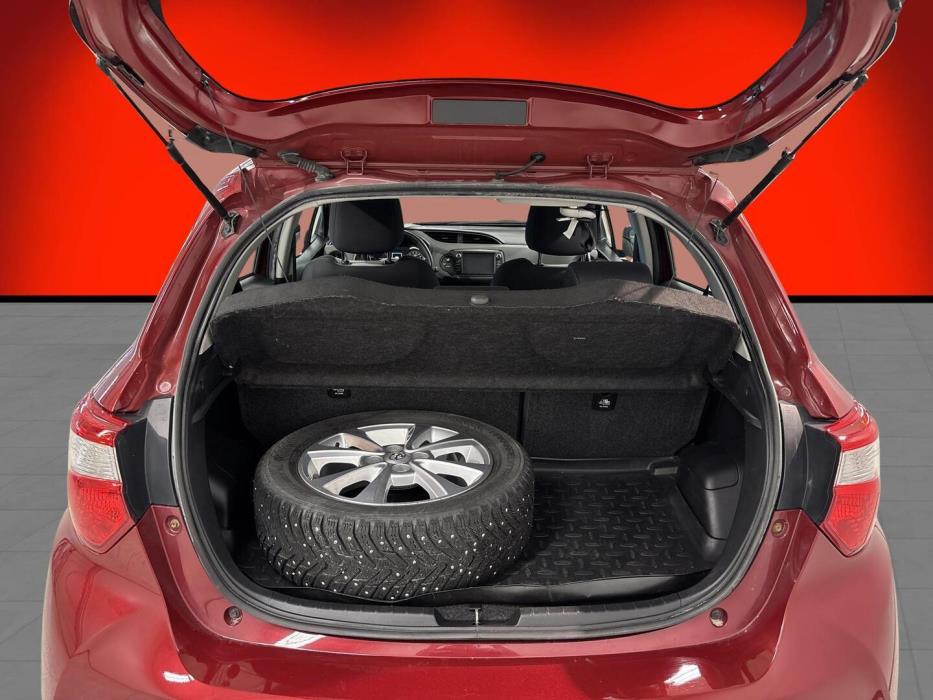 TOYOTA Yaris 2018