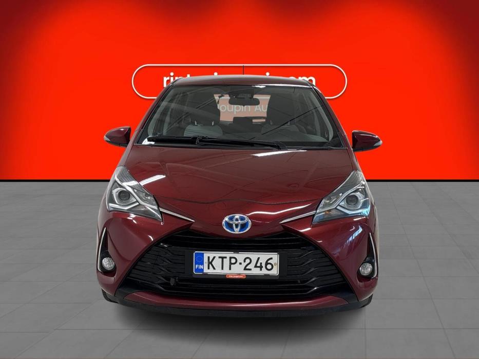 TOYOTA Yaris 2018