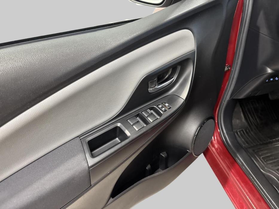 TOYOTA Yaris 2018