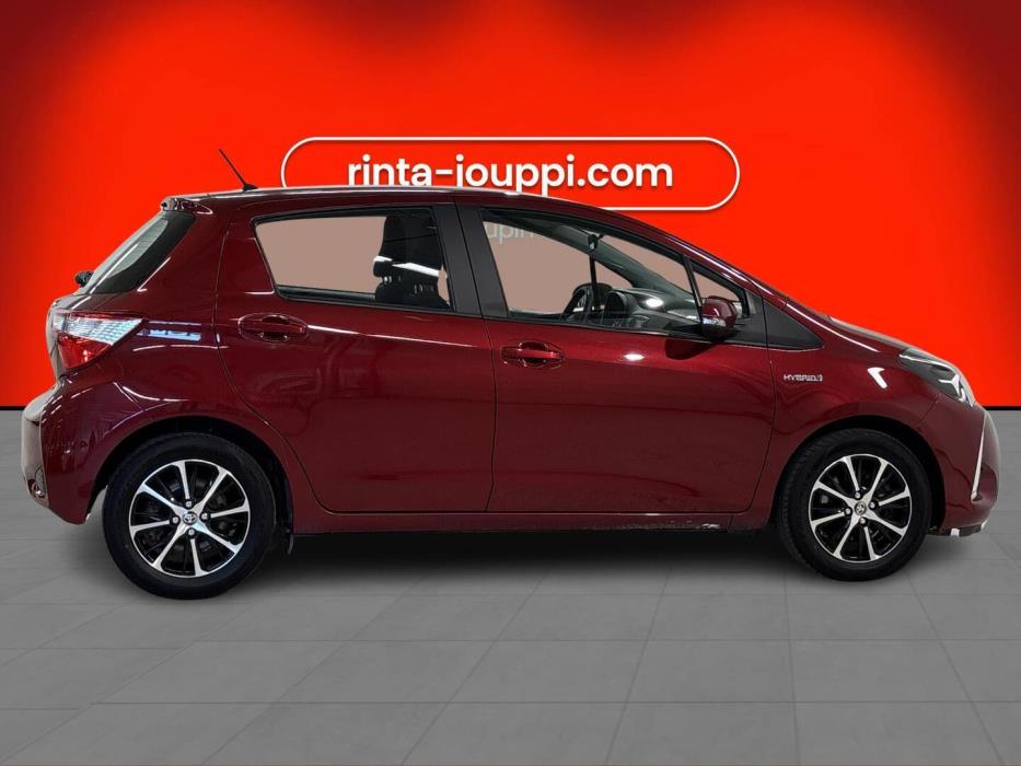 TOYOTA Yaris 2018