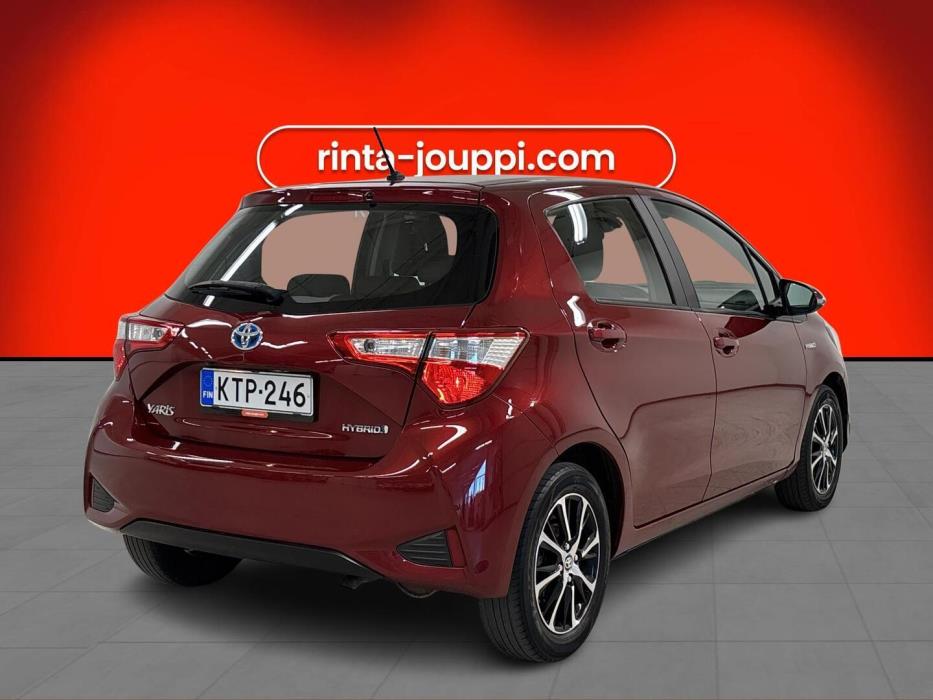 TOYOTA Yaris 2018