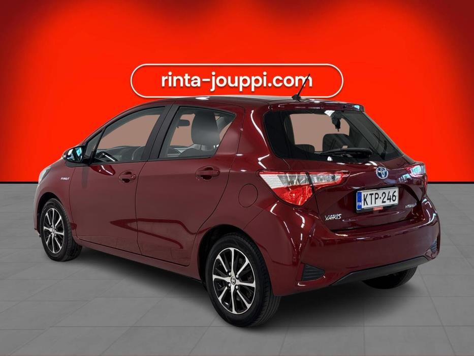 TOYOTA Yaris 2018